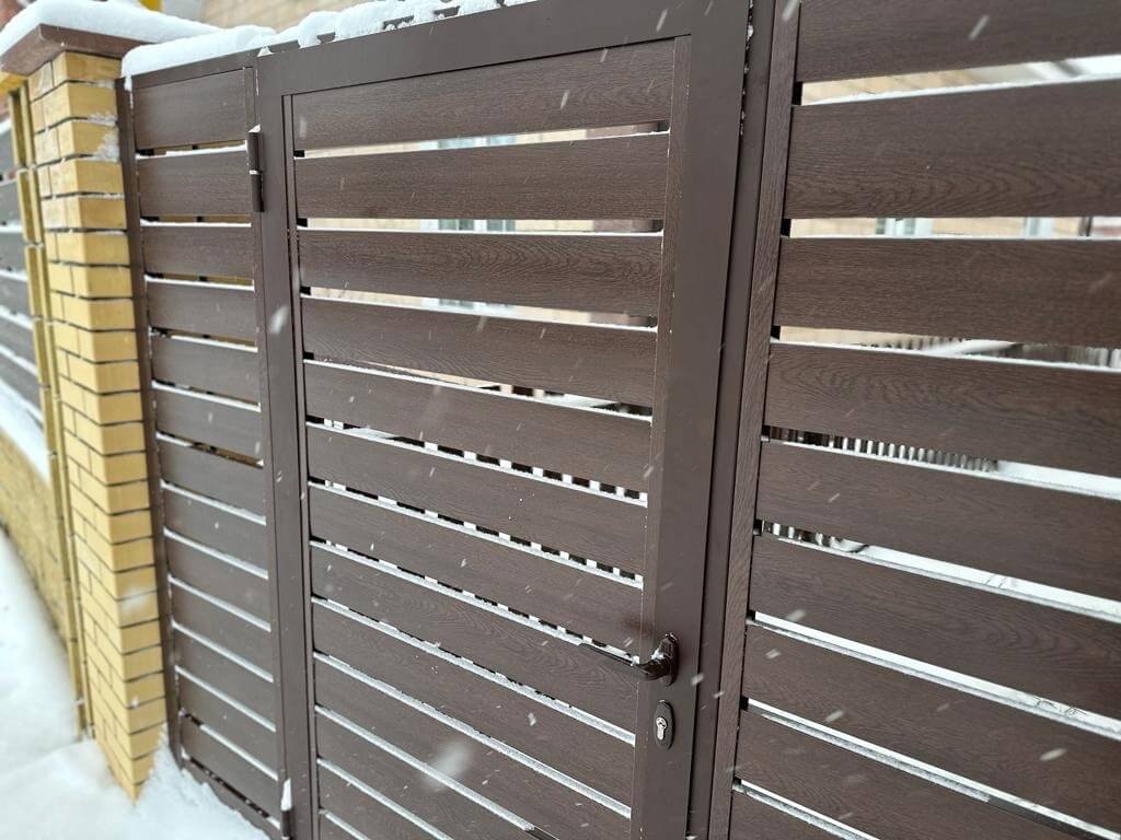 Забор-ранчо из металлопланкена 34м Мореный Дуб Printech фото 1 в Кстово