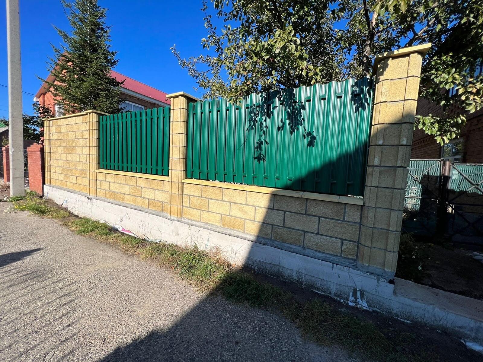 Забор из евроштакетника 22м RAL6005/6005 Зеленый Мох двусторонний фото 4 в Кстово