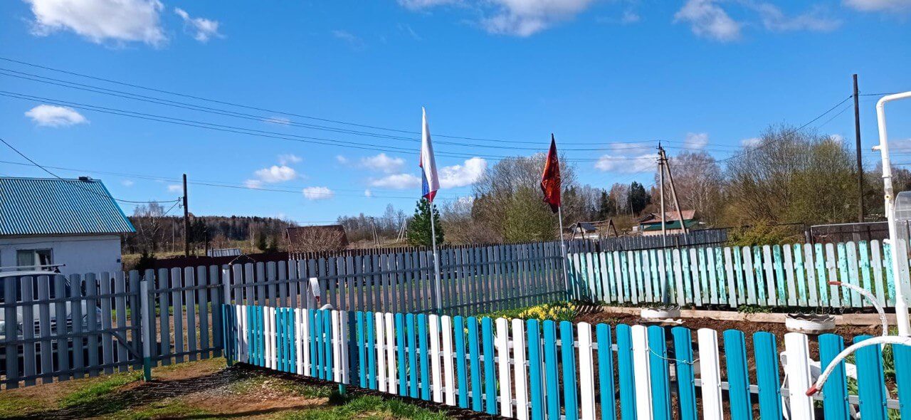 Забор из евроштакетника 16м RAL5021 Морская Волна, RAL9003 Белый фото 3 в Кстово