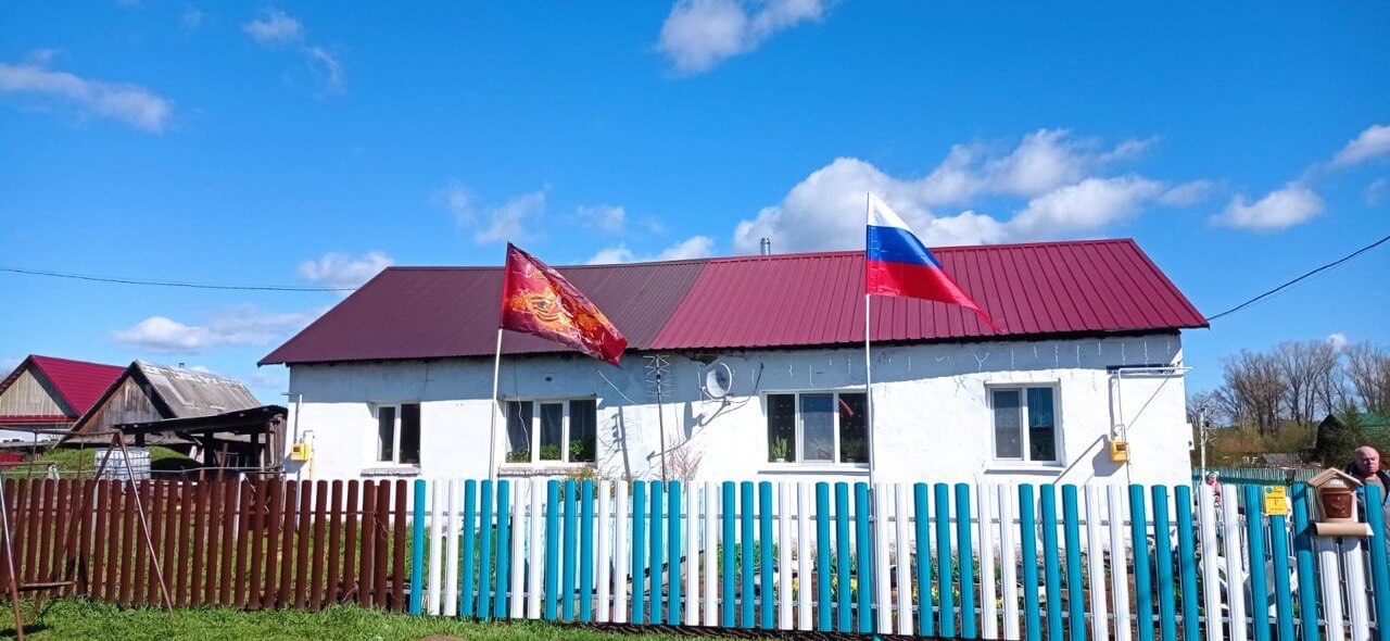 Забор из евроштакетника 16м RAL5021 Морская Волна, RAL9003 Белый в Кстово