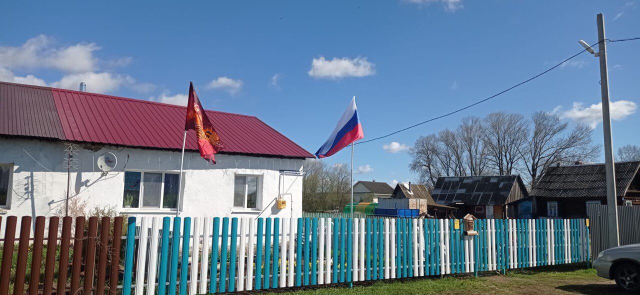 Забор из евроштакетника 16м RAL5021 Морская Волна, RAL9003 Белый фото 1 в Кстово