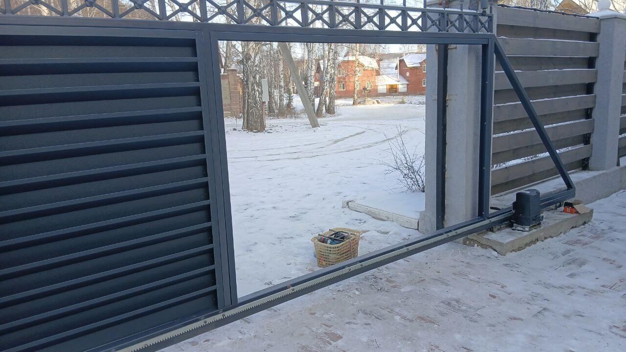 Входная группа из ламелей Хай-Тек RAL7024/7024 Серый Графит двусторонний МАТТЕ фото 10 в Кстово