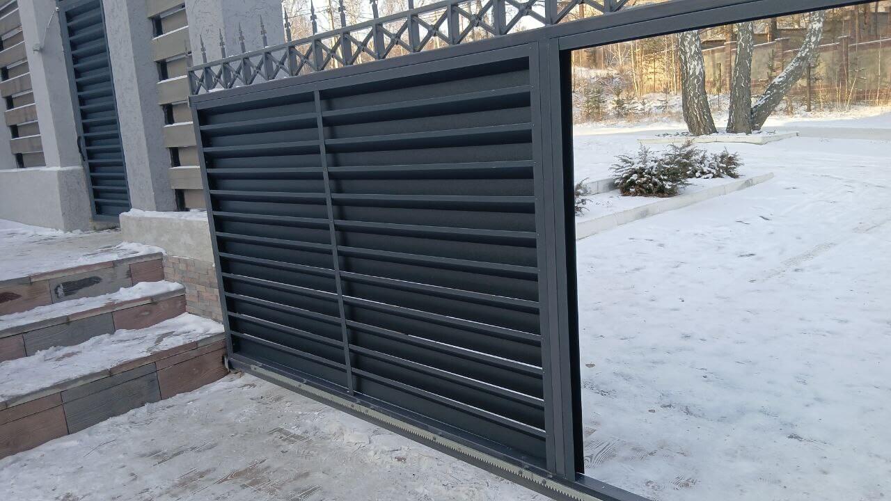 Входная группа из ламелей Хай-Тек RAL7024/7024 Серый Графит двусторонний МАТТЕ фото 16 в Кстово
