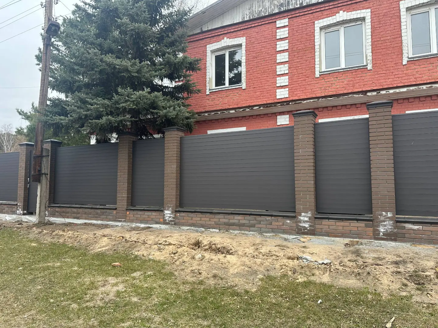 Забор-ранчо из металлического планкена 28м RAL8019 Темный Шоколад МАТТЕ в Кстово